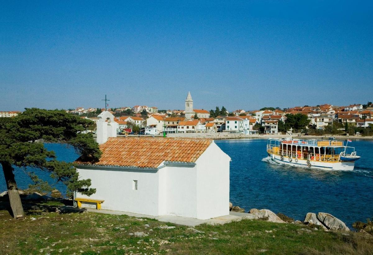 Apartament Tri Ferala - *