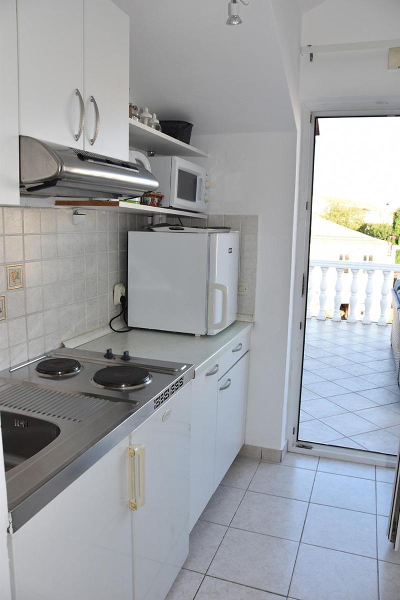 Tri Ferala - Apartament Pakoštane