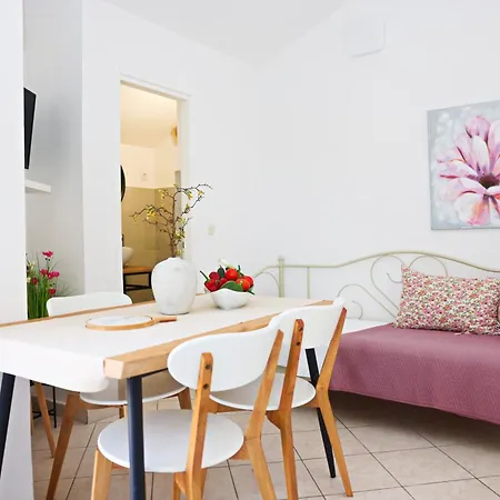 Apartmani Tri Ferala - Pakoštane Esterno foto