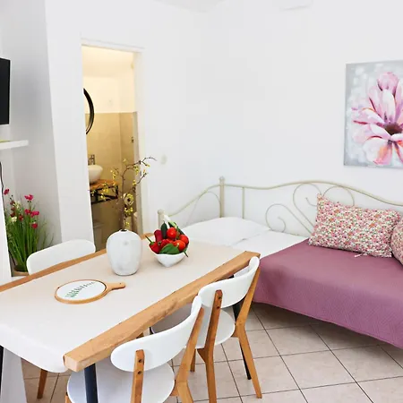 Apartmani Tri Ferala - Pakoštane Esterno foto