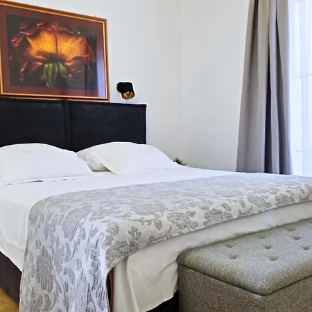 Apartmani Tri Ferala - Pakoštane Esterno foto