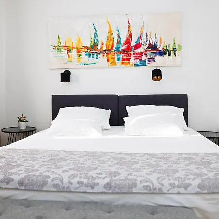 Apartmani Tri Ferala - Pakoštane Esterno foto