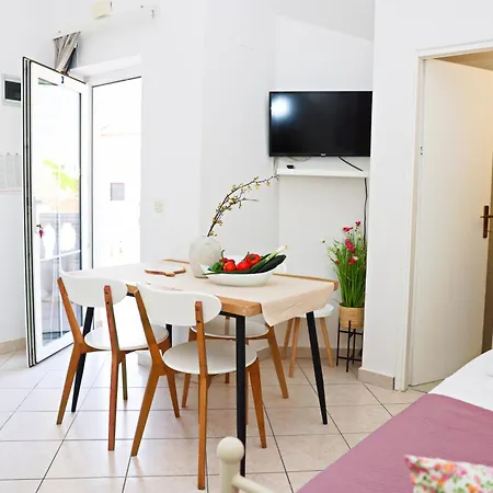 Apartmani Tri Ferala - Pakoštane Esterno foto