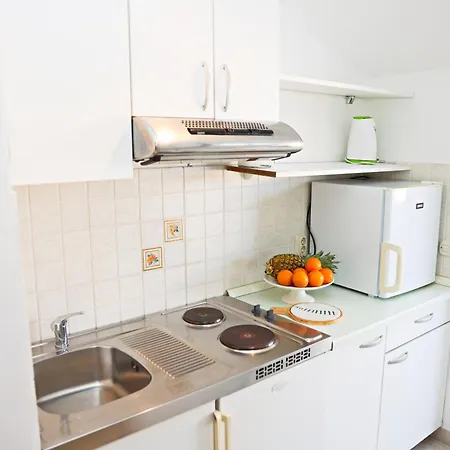 Apartmani Tri Ferala - Pakoštane Esterno foto
