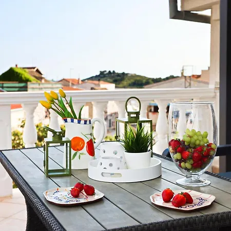 Apartmani Tri Ferala - Pakoštane Esterno foto