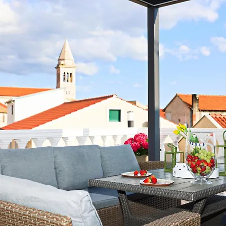 Apartmani Tri Ferala - Pakoštane Esterno foto