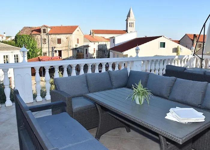 Apartmani Tri Ferala - Pakostane