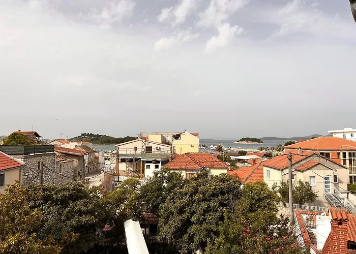 Apartmani Tri Ferala - Pakostane