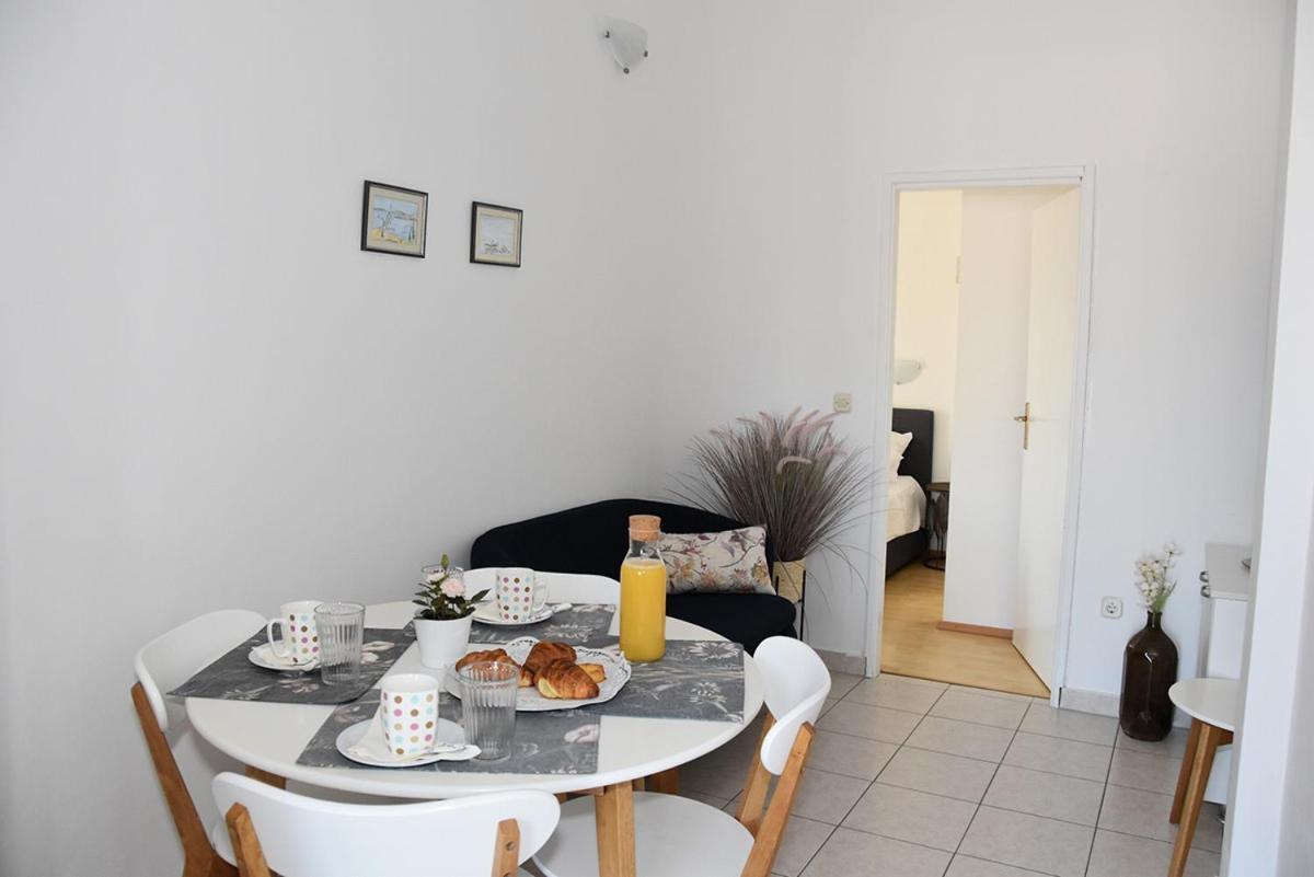 Apartment Tri Ferala - Pakostane