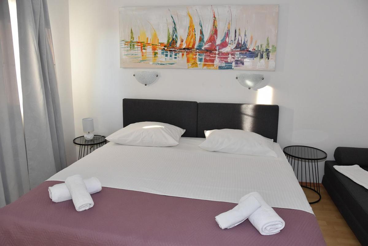 Apartment Tri Ferala - Pakostane
