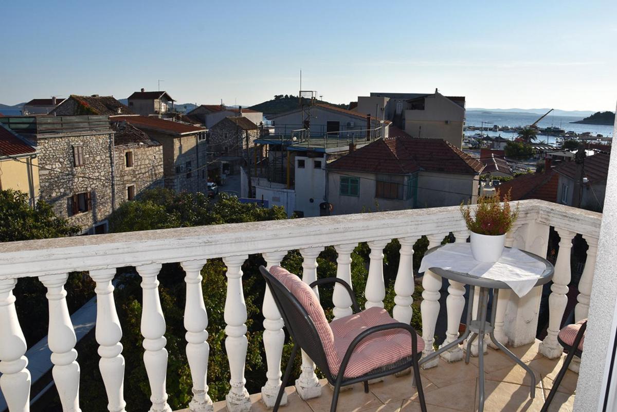 Apartment Tri Ferala -